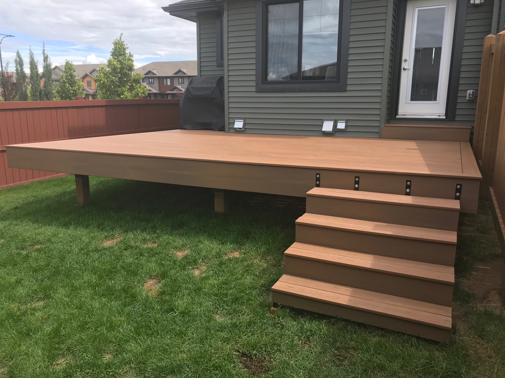 TrueDeck Backyard